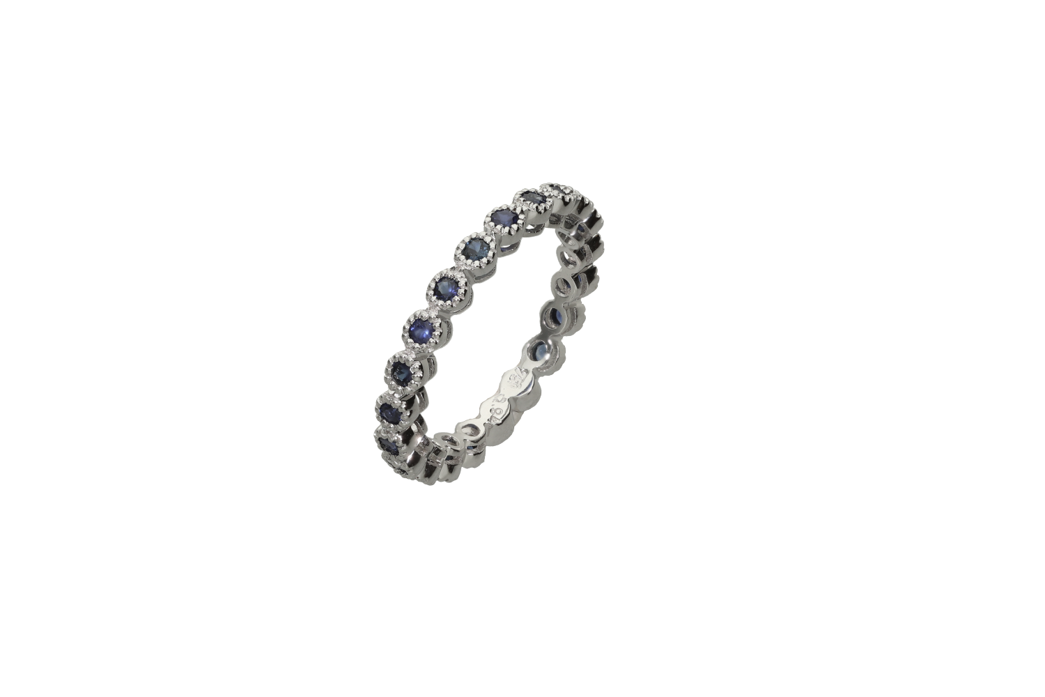Δαχτυλίδι σε λευκόχρυσο 18K ολόβερο από στρόγγυλα λουλουδωτά καστόνια με μπλε ζαφείρια.