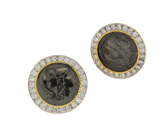 Σκουλαρίκια σε ασήμι 925° επίχρυσο και μαυρισμένο, με γύρω ζιργκόν και νόμισμα ελληνική δραχμή με κεφαλή Αθηνάς και πίσω κουκουβάγια και κλιπ.
