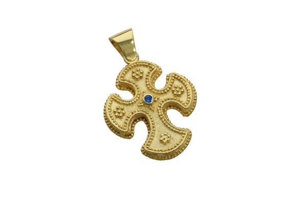 Σταυρός σε ασήμι 925° επίχρυσος, βυζαντινός ορθογώνιος με στρογγυλεμένες,κοκκίδωση  και ένα μπλε ζιργκόν.