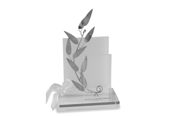 Διακοσμητικό σε ασήμι 925° Κλαδί Ελιάς χειροποίητο με ριγωτά φύλλα πάνω σε διπλό  Stand από πλέξι γκλας