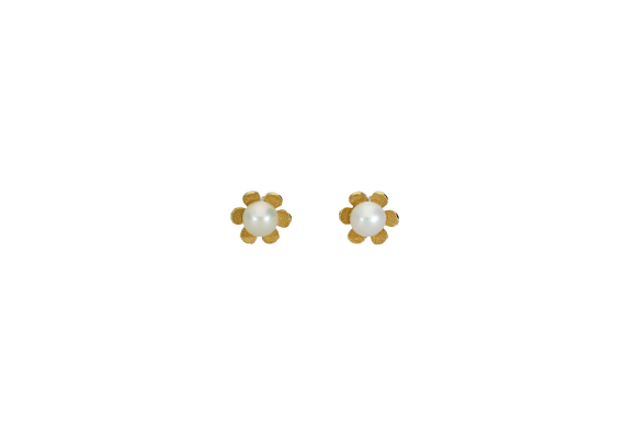 Σκουλαρίκια σε χρυσό 14Κ με μαργαριτάρια πάνω σε λουλούδι