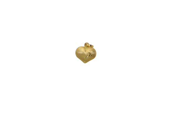 Μενταγιόν σε χρυσό 14Κ μια καρδιά πομπέ ματ από την μία πλευρά και γυαλιστερή από την άλλη