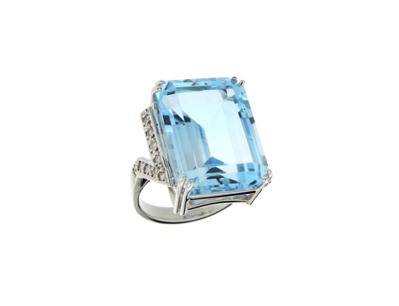 Δαχτυλίδι σε Λευκόχρυσο 18K Χειροποίητο με Διαμάντια και Ορθογώνιο μπλε Τοπάζ