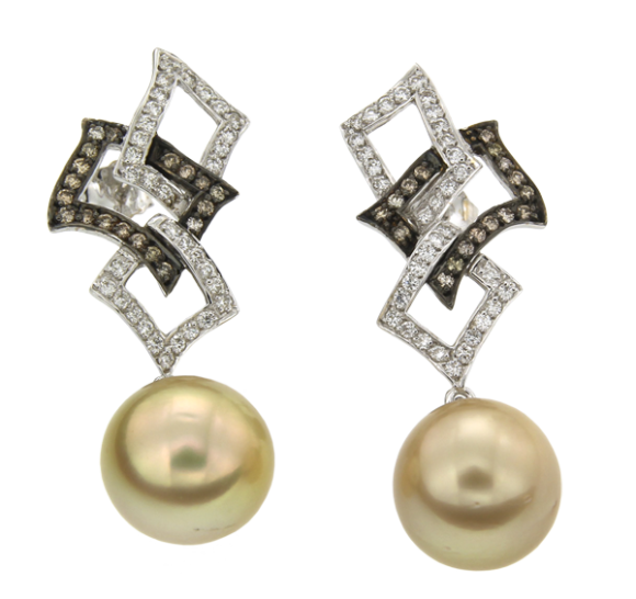 Σκουλαρίκια σε Λευκόχρυσο 18Κ Κρεμαστά με Κονιάκ και Λευκά Διαμάντια και Μαργαριτάρια Χρυσά Νοτίων Θαλασσών από τη Συλλογή 