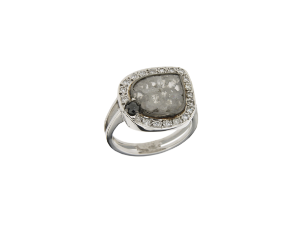 Δαχτυλίδι σε Λευκόχρυσο Κ18 Χειροποίητη Μοναδική Δημιουργία με Διαμάντια