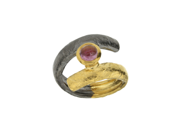 Δαχτυλίδι σε Ασήμι Επίχρυσο 925° αντικριστό φαρδύ σφυρήλατο με Τουρμαλίνη  