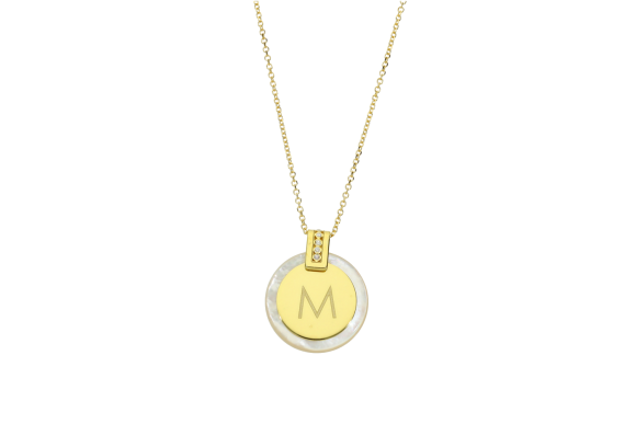 Κολιέ σε χρυσό 14Κ με ένα στρογγυλό φίλντισι και μία χρυσή στρογγυλή με το γράμμα Μ και διαμάντια