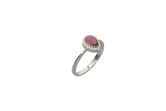 Δαχτυλίδι σε λευκόχρυσο 18Κ Ροζέτα σε σχήμα σταγόνας με διαμάντια και ρουμπίνι.