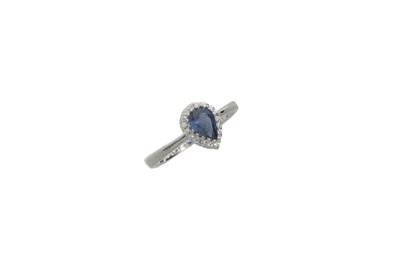 Δαχτυλίδι σε λευκόχρυσο 18Κ Ροζέτα πουάρ λεπτή με γύρω διαμάντια και ένα ζαφείρι μπλε