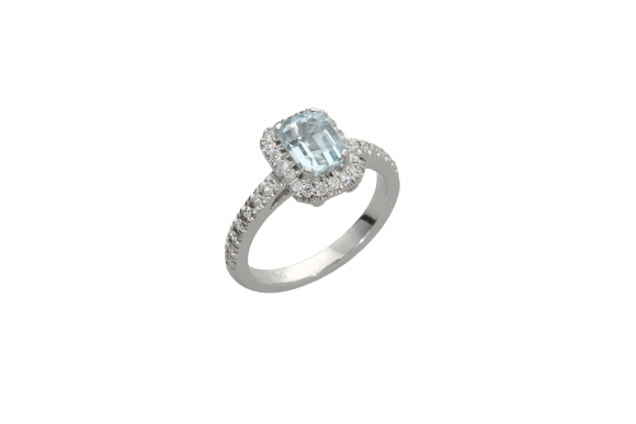 Δαχτυλίδι σε λευκόχρυσο 18Κ Ροζέτα ορθογώνια με διαμάντια και στη γάμπα και στο κέντρο μία ορθογώνια ακουαμαρίνα.