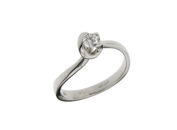 Δαχτυλίδι αρραβώνων σε λευκόχρυσο 18Κ Μονόπετρο με ένα Διαμάντι σε γυριστό στρογγυλεμένο δέσιμο.