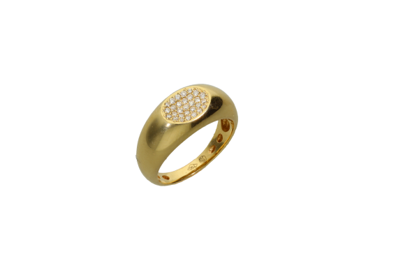 Δαχτυλίδι σε χρυσό 18Κ πολύπετρο με διαμάντια παβέ στο κέντρο, ιδανικό σχέδιο για σεβαλιέ.