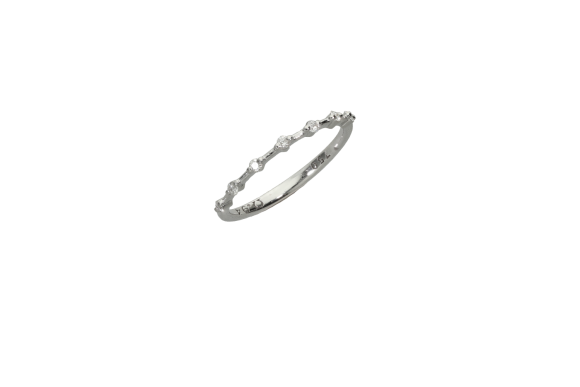 Δαχτυλίδι σειρέ σε λευκόχρυσο 18Κ, πολύ λεπτό με ανάμεσα καστόνια με διαμάντια.