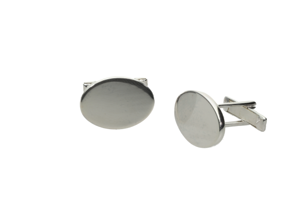 Μανικετόκουμπα σε ασήμι 925° με οβάλ επιφάνια για χάραξη 13χ17 χιλιοστά.