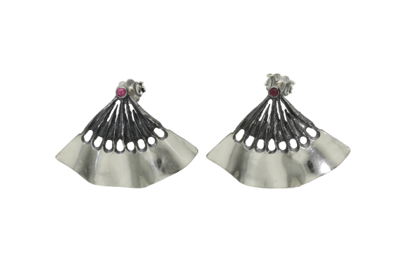 Σκουλαρίκια σε ασήμι και χρυσόω 18Κ βεντάλια με ρουμπίνι