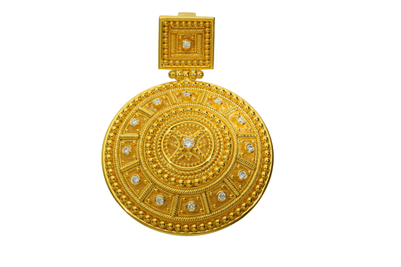 Μενταγιόν σε Χρυσό 18Κ στρογγυλή ασπίδα με διαμάντια