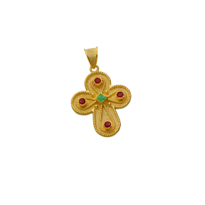 Σταυρός βάπτισης ή αρραβώνα σε χρυσό 18Κ βυζαντινός με στρογγυλεμένες  άκρες, συρματερή και 1 καρέ σμαράγδι στο κέντρο και 4 στρογγυλά ρουμπίνια